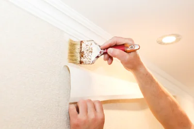 Pose de papier peint à Eyroles — revêtements muraux et toiles de verre